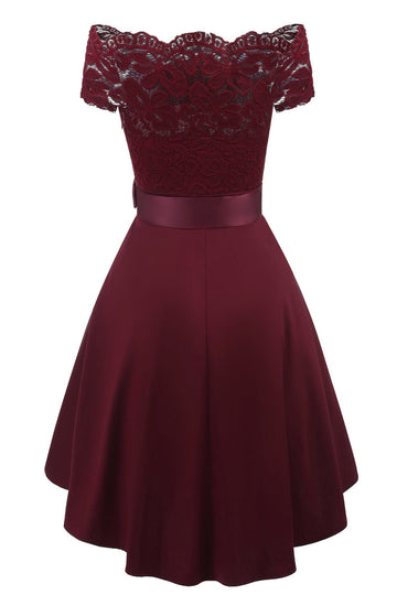 Uma linha fora do ombro borgonha vestido de renda com Bowknot